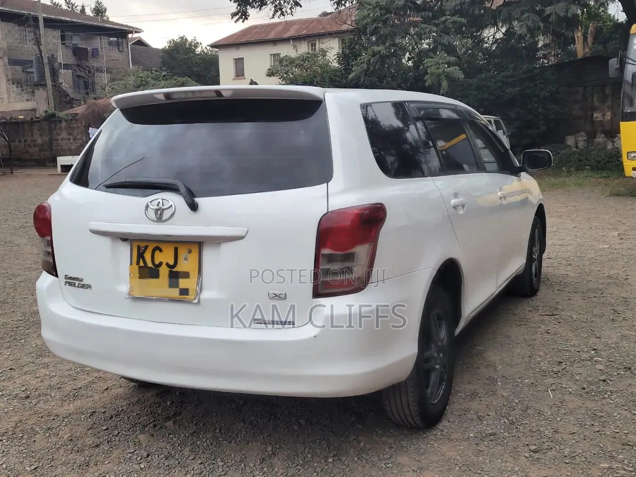 Toyota Corolla Fielder 2010