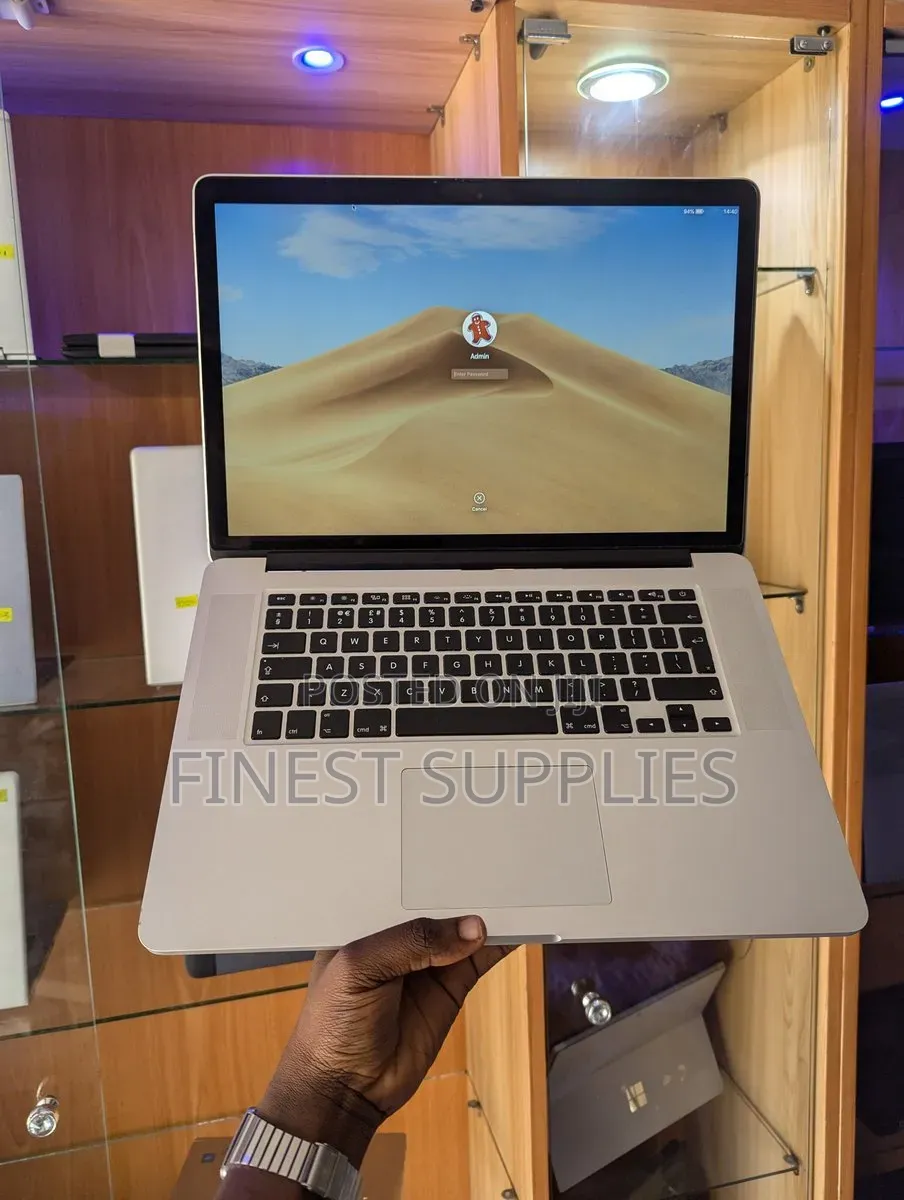 Laptop Apple MacBook Pro 2015 8GB Intel Core i7 SSD 256GB