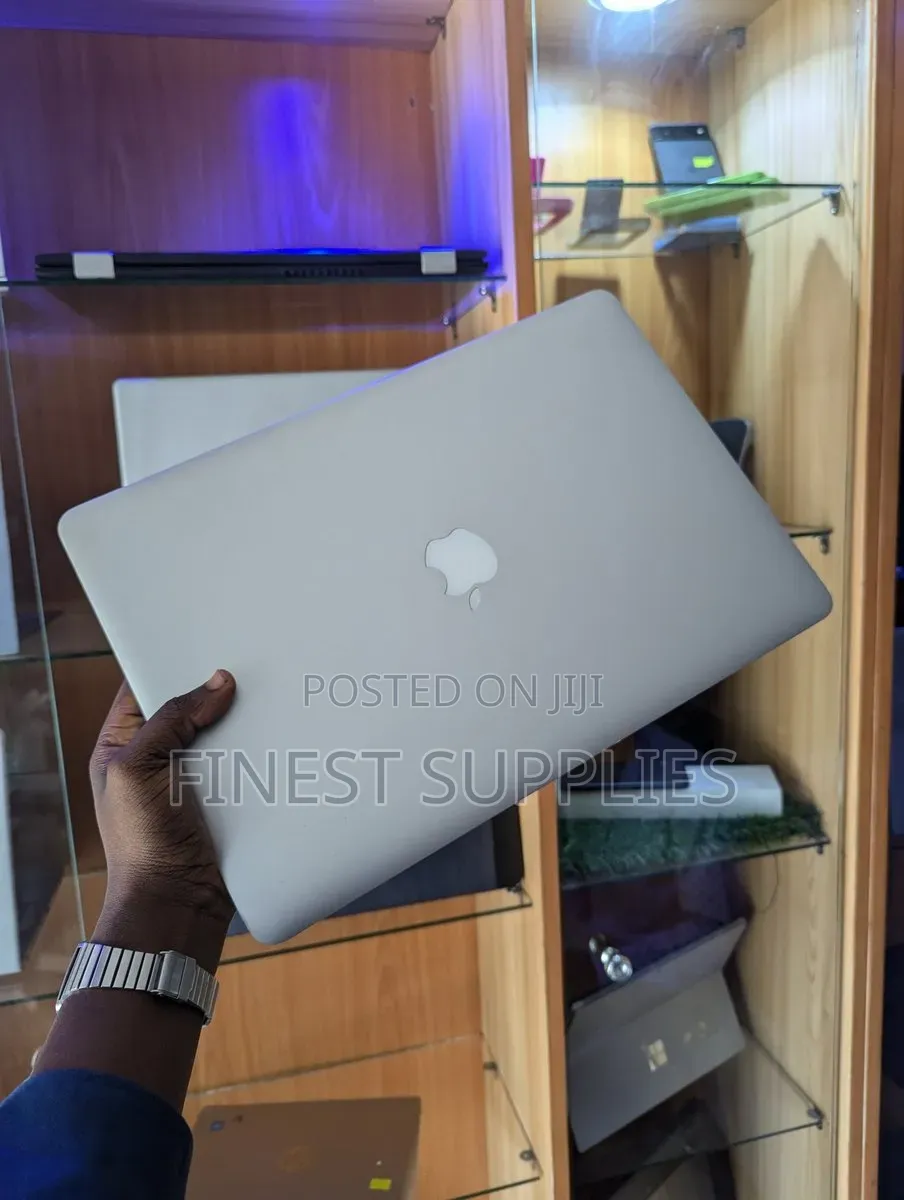 Laptop Apple MacBook Pro 2015 8GB Intel Core i7 SSD 256GB