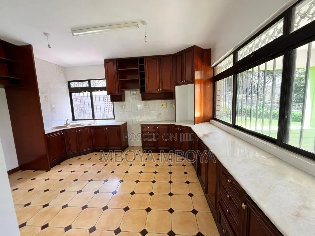 5bdrm House in Muthaiga for rent
