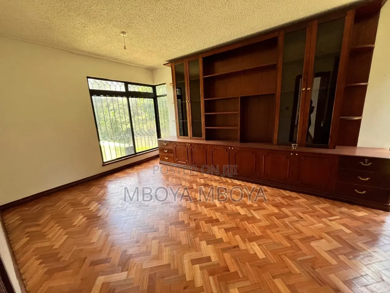 5bdrm House in Muthaiga for rent