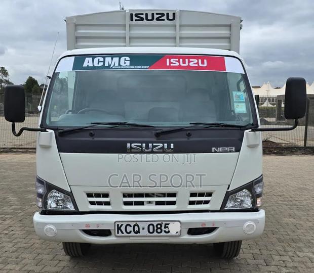 Isuzu NPR Local
