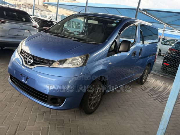 Nissan NV200 2019 Blue