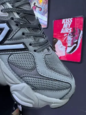 New Balance Gray