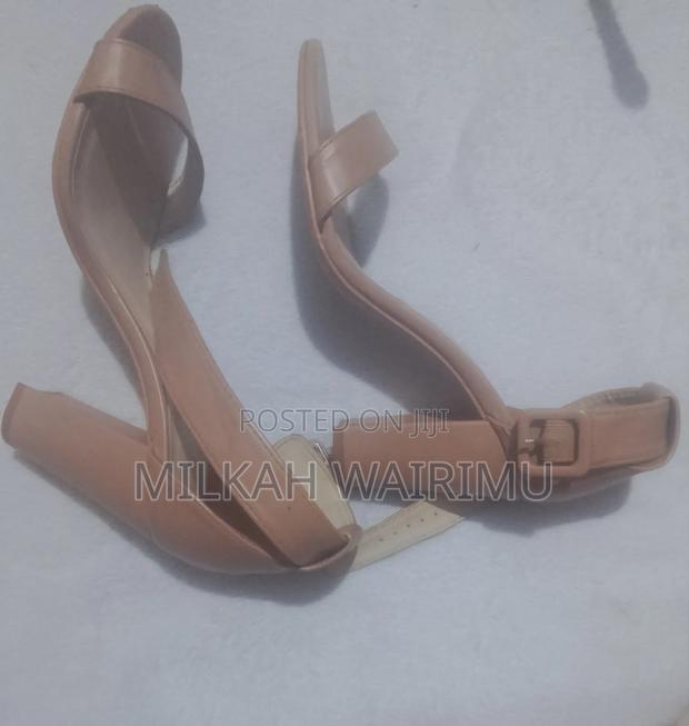 Elegant Nude Block Heel Sandals Size 39