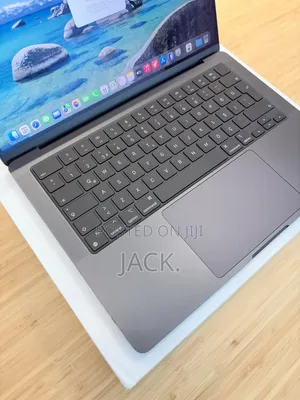Laptop Apple MacBook Pro 2024 M4 Pro 24GB Apple M4 Pro SSD 512GB