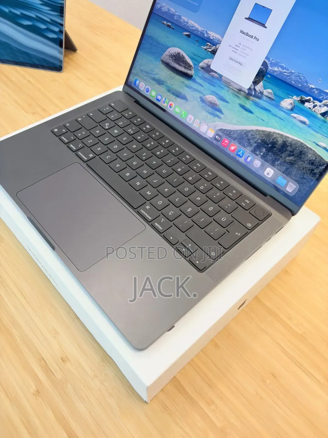 Laptop Apple MacBook Pro 2024 M4 Pro 24GB Apple M4 Pro SSD 512GB
