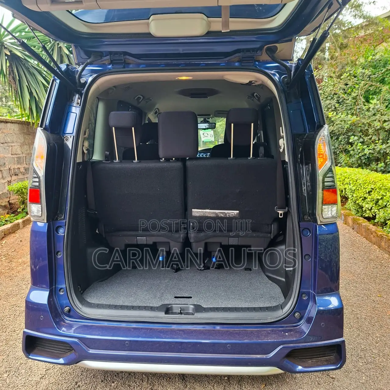 Nissan Serena 2019 Blue