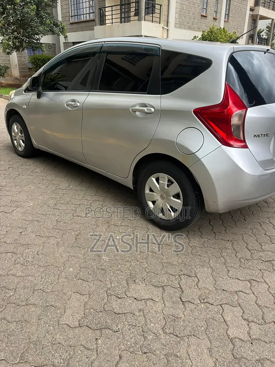 Nissan Note 2012 Silver