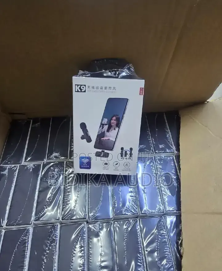  Wireless Lavalier Microphone