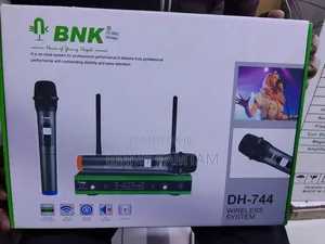 BNK Dh-744 Wireless Microphone System - 2 Handheld Mics, Brand New`