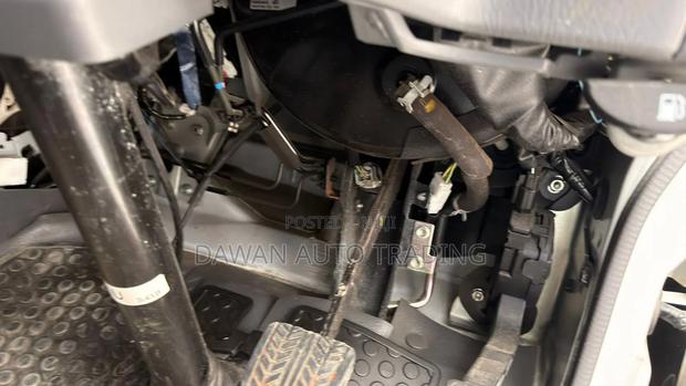Mazda Bongo 2018 White - thumbnail 4