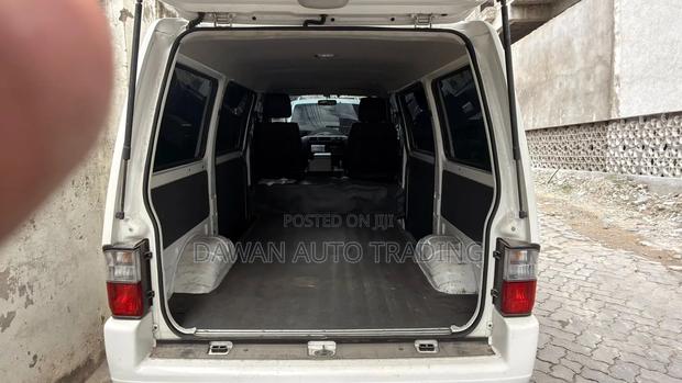 Mazda Bongo 2018 White - thumbnail 6