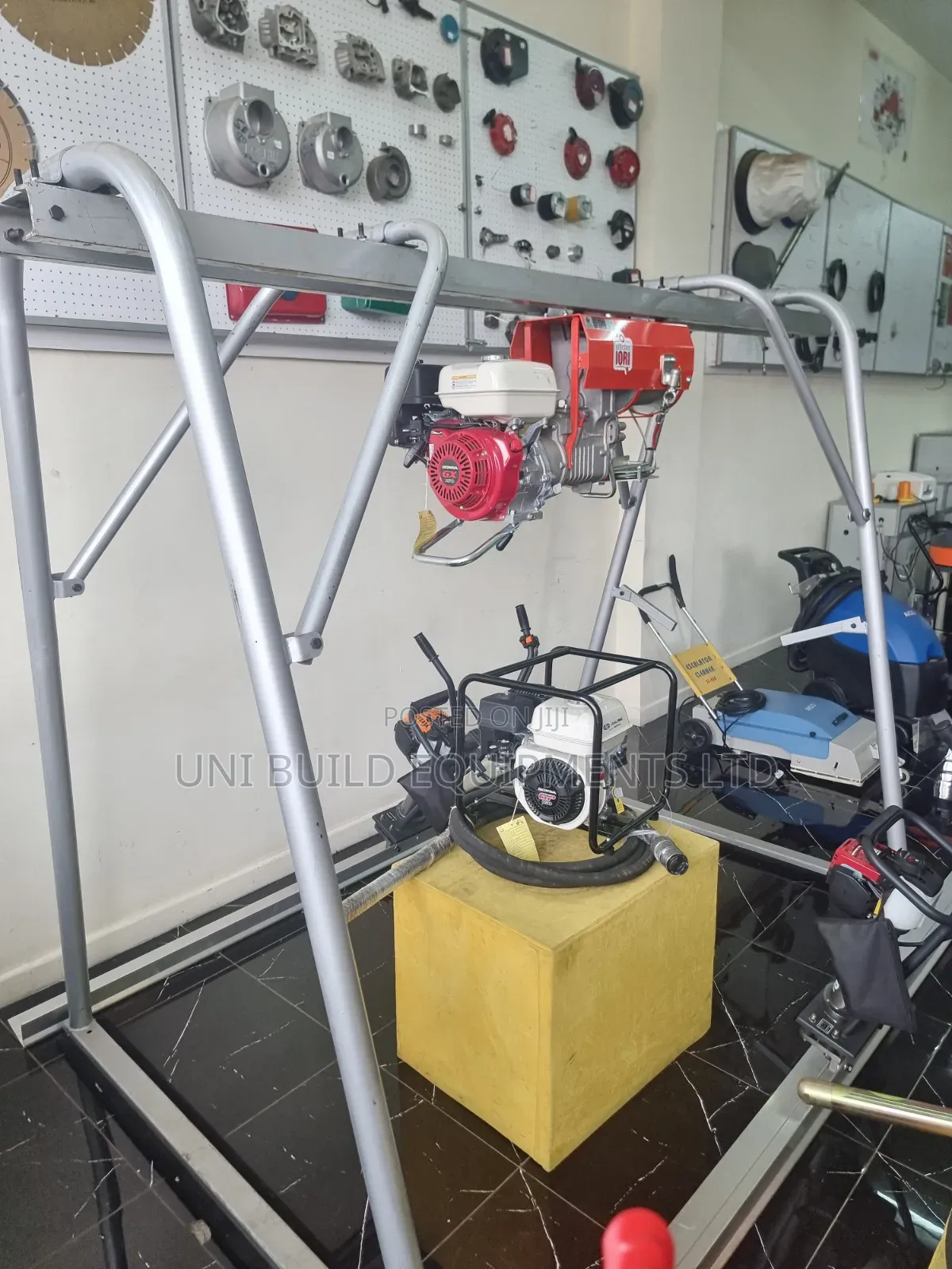 1⁄2tonne Builders Concrete Hoist Honda