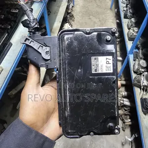 Egine Control Unit Toyota Harrier 2016