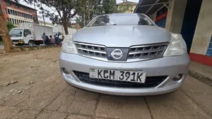Nissan Tiida 2010 Silver