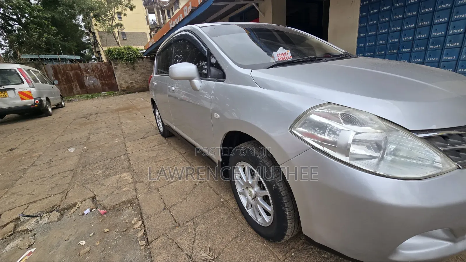 Nissan Tiida 2010 Silver