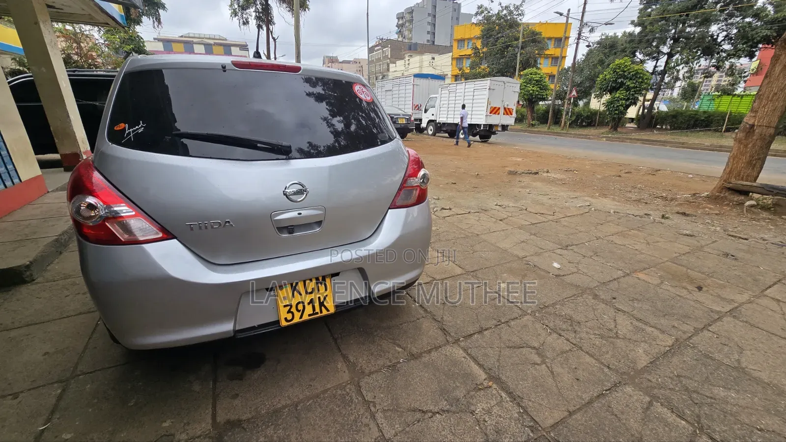 Nissan Tiida 2010 Silver