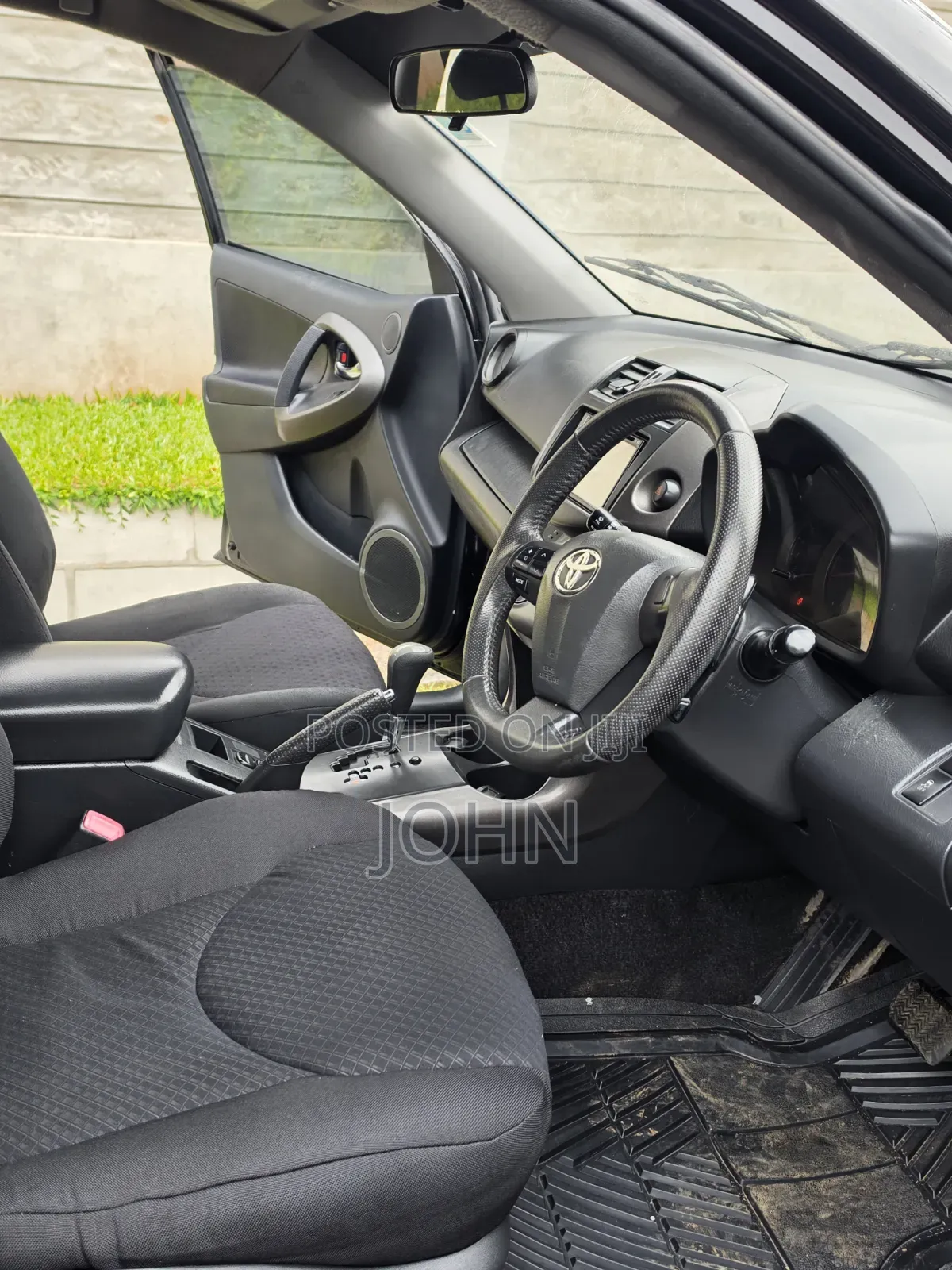 Toyota Vanguard 2011 Black