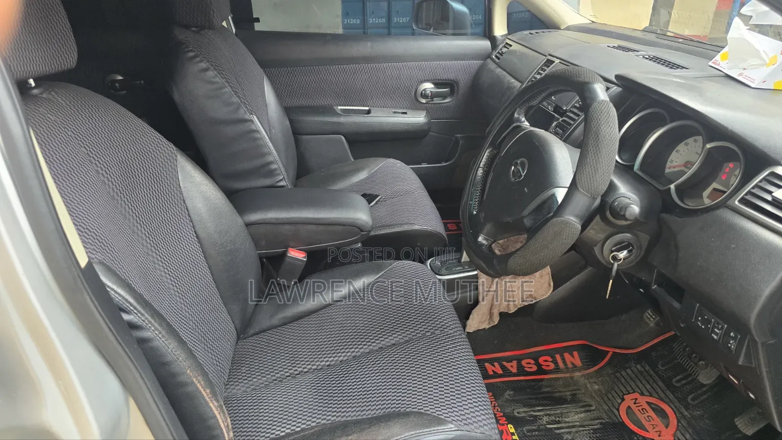 Nissan Tiida 2010 Silver