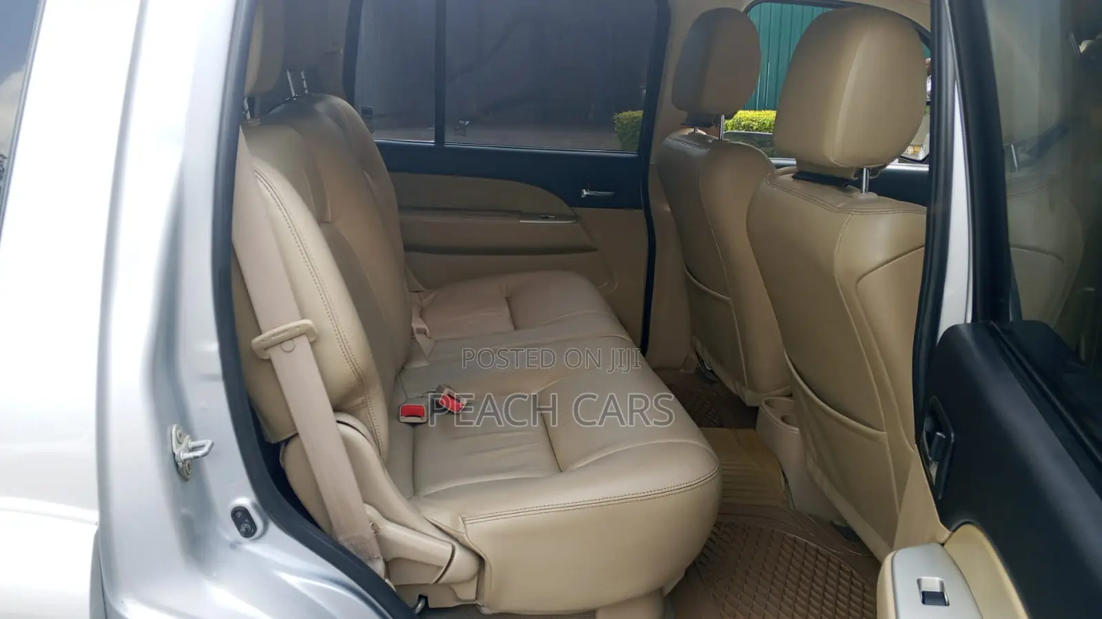 Ford Everest 2011 Silver