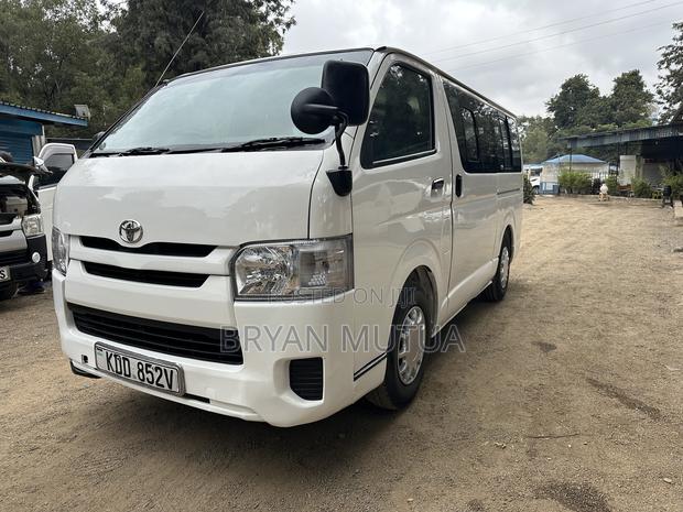Toyota HiAce 2014 White - thumbnail 2