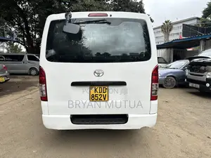 Toyota HiAce 2014 White