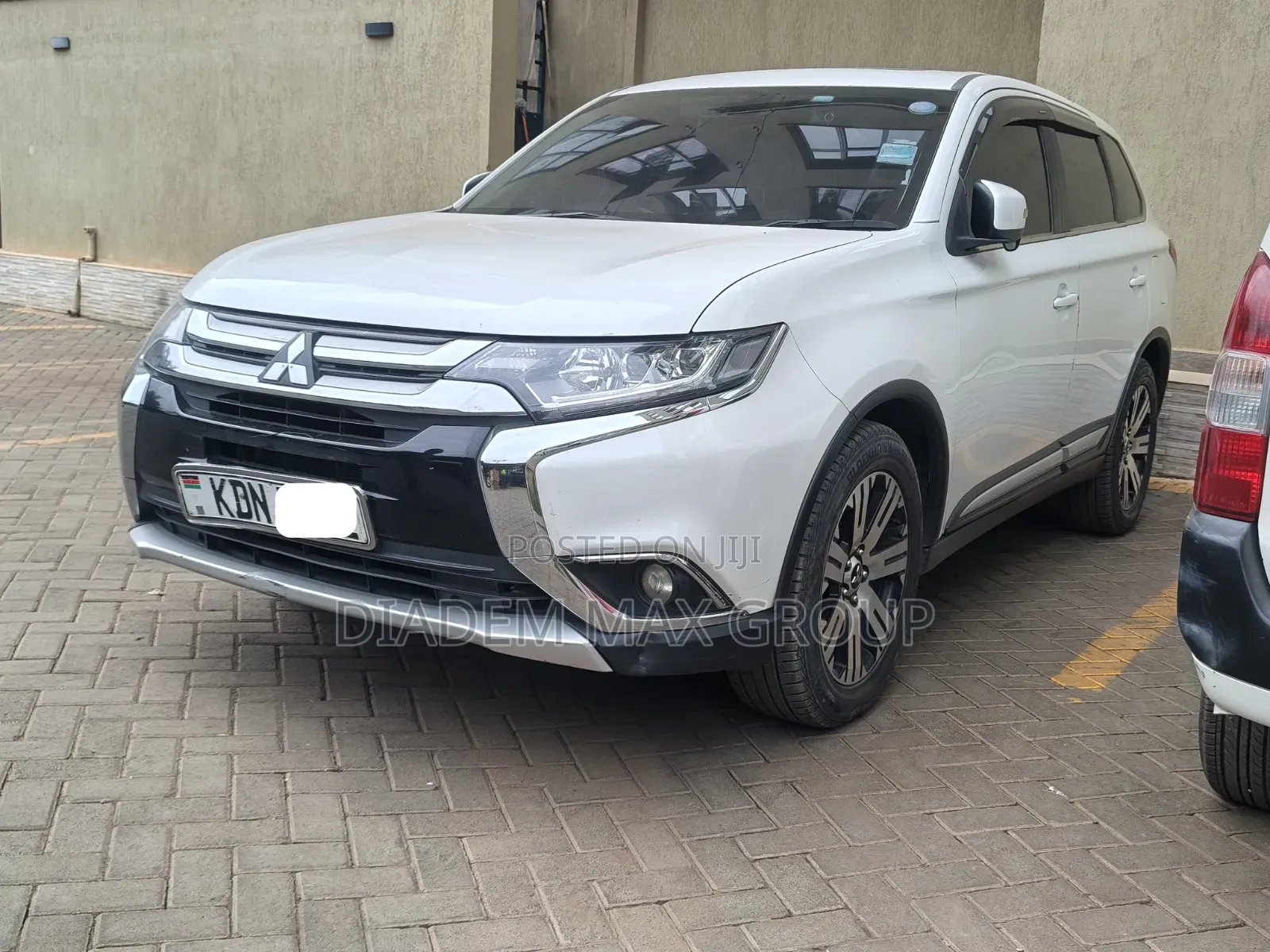 Mitsubishi Outlander 2016 White