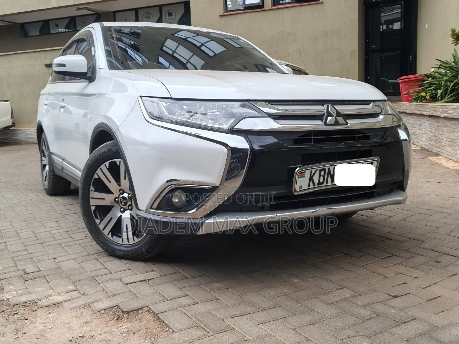 Mitsubishi Outlander 2016 White
