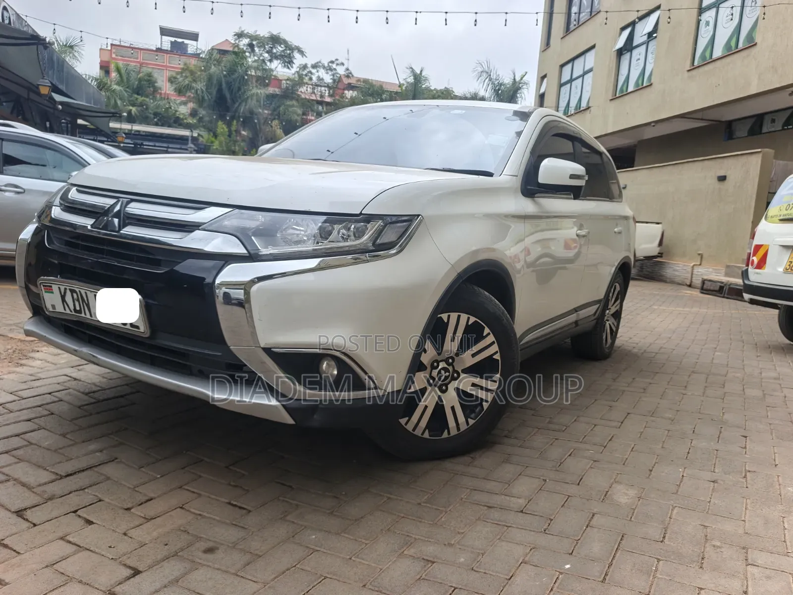 Mitsubishi Outlander 2016 White