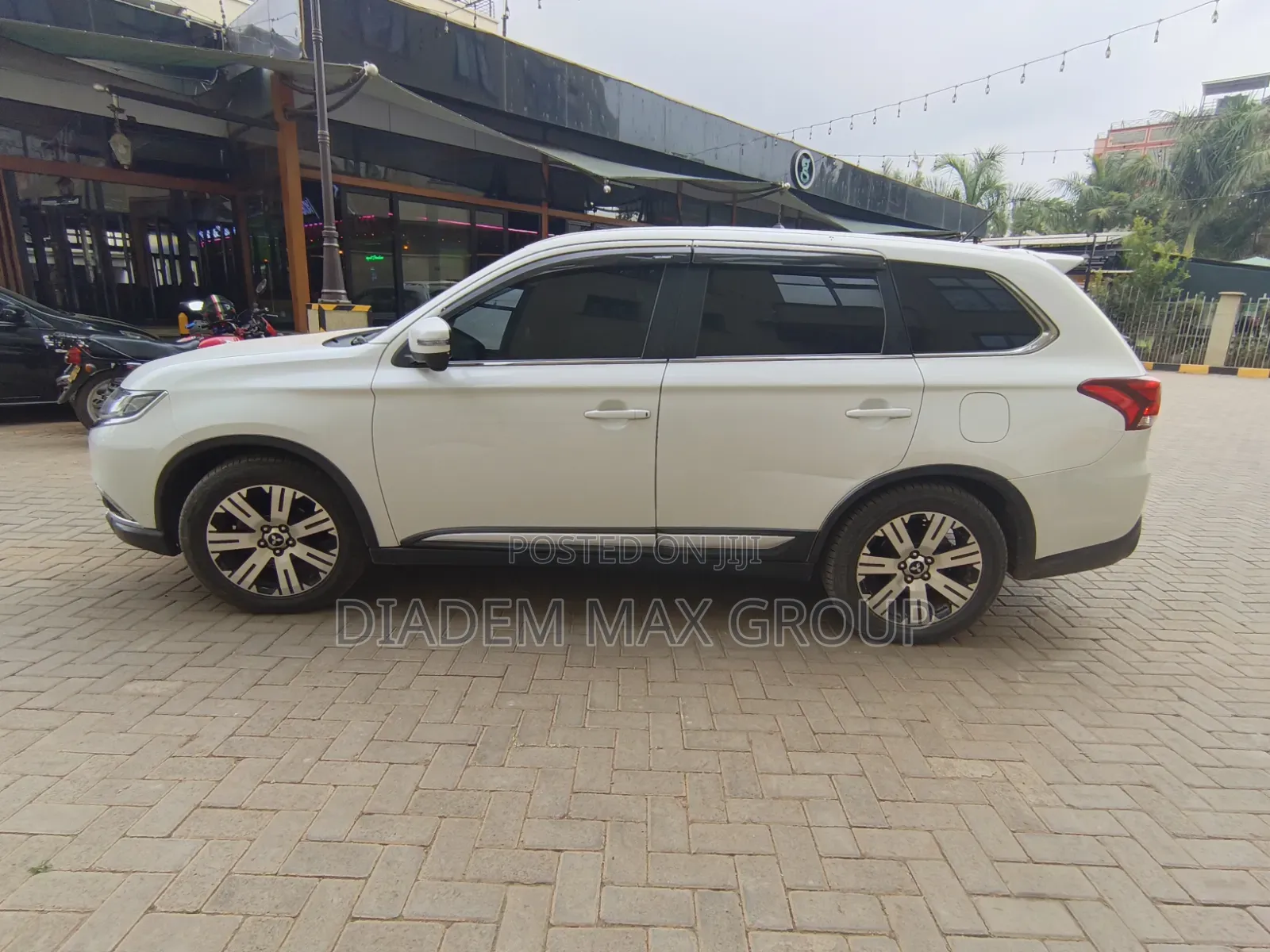 Mitsubishi Outlander 2016 White