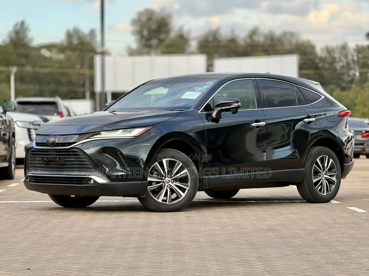 Toyota Harrier 2.0 2020 Black