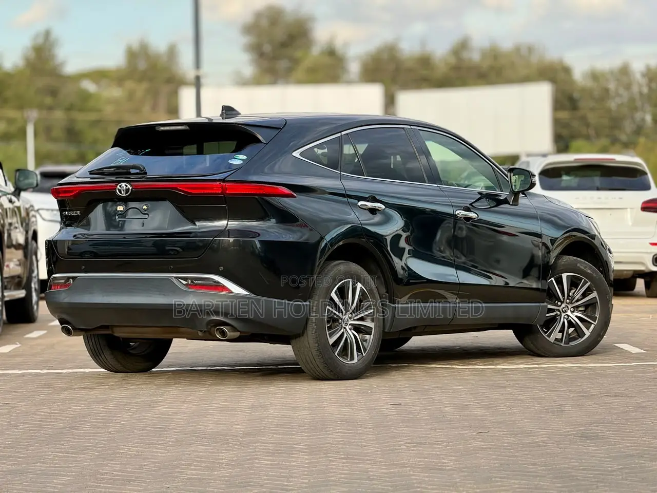Toyota Harrier 2.0 2020 Black