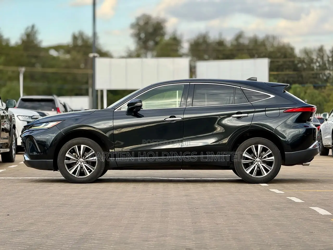 Toyota Harrier 2.0 2020 Black