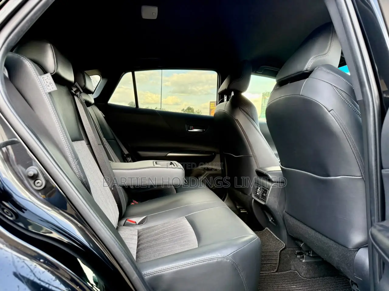 Toyota Harrier 2.0 2020 Black