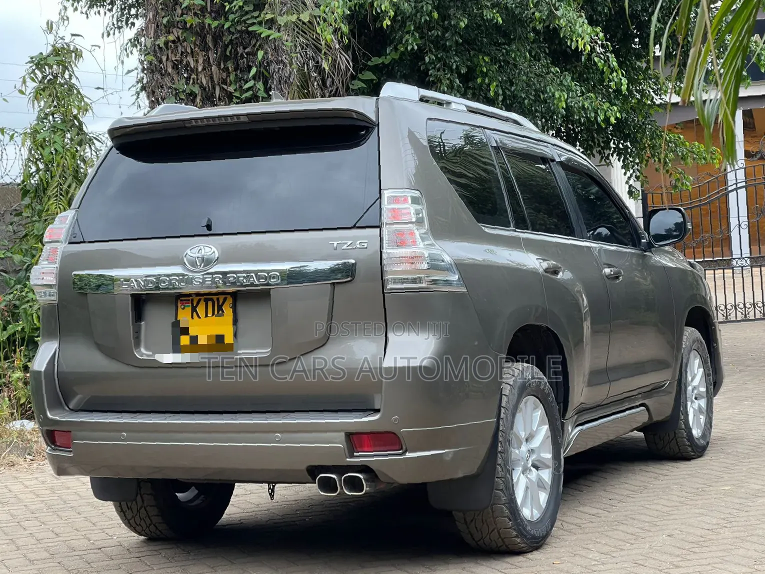 Toyota Land Cruiser Prado 2015 Gray