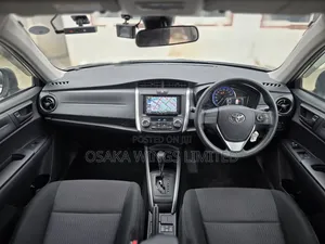 Toyota Corolla Fielder 2019 Silver
