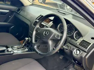 Mercedes-Benz C180 2010