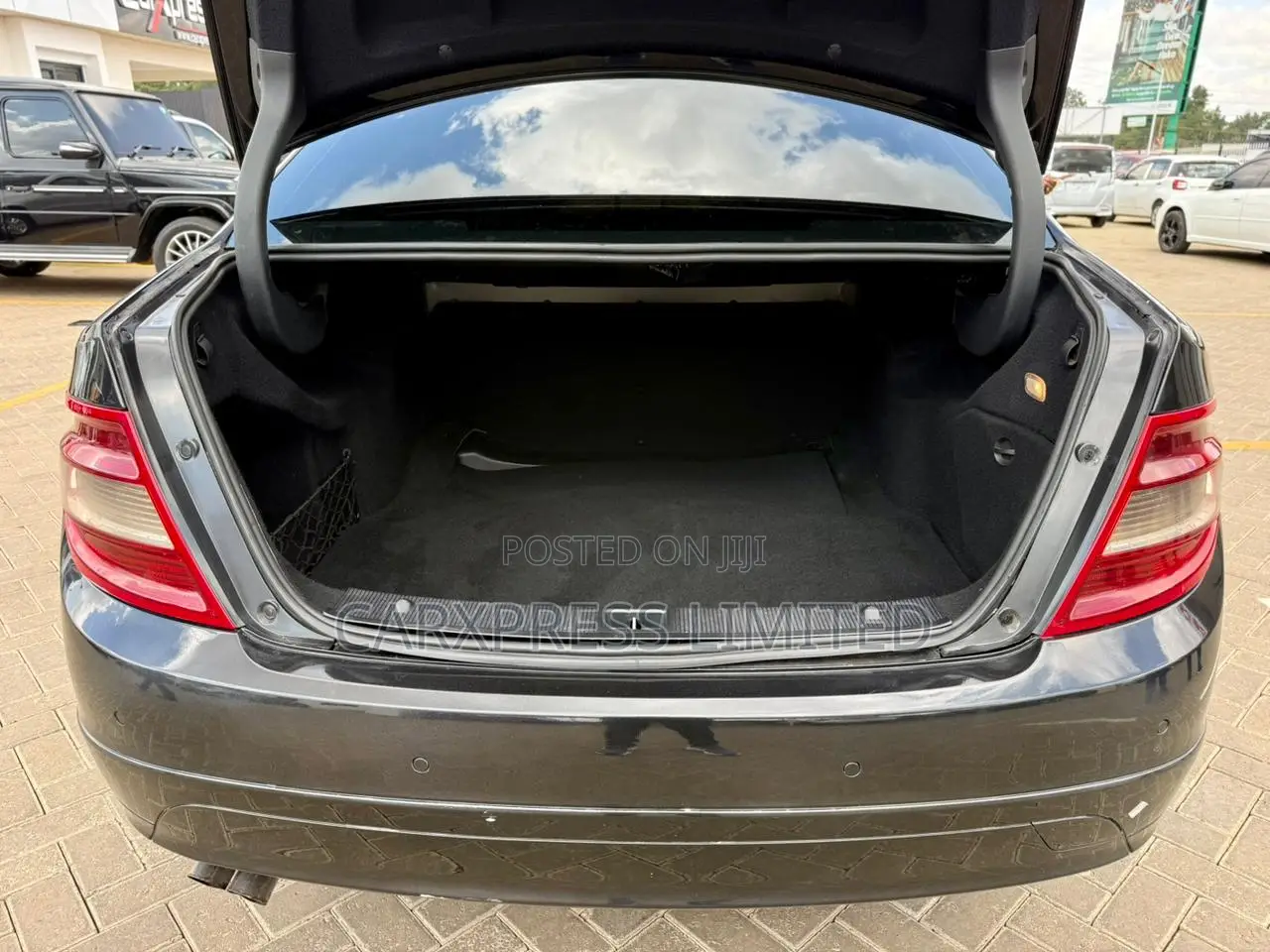 Mercedes-Benz C180 2010 Black