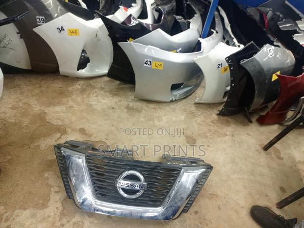 Nissan X-Trail Front Grill