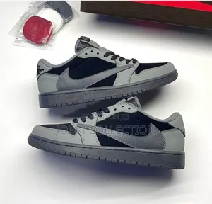 Air Jordan 1 Travis Scott“ Black Grey “
Sneakers