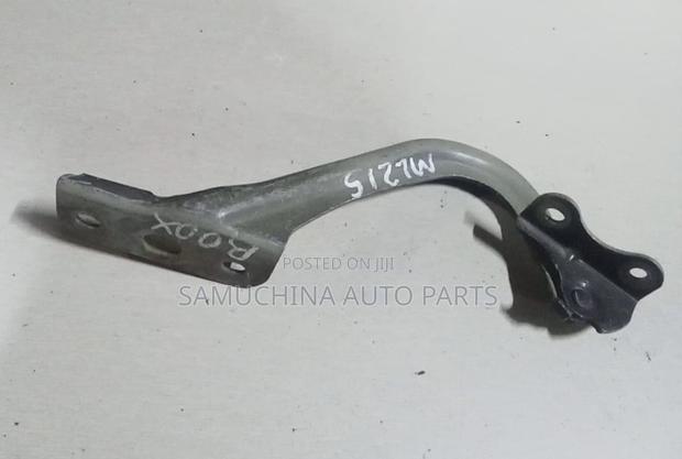 Bonnet Hinges Nissan Roox