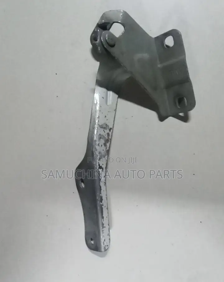 Bonnet Hinges Nissan Serena C26