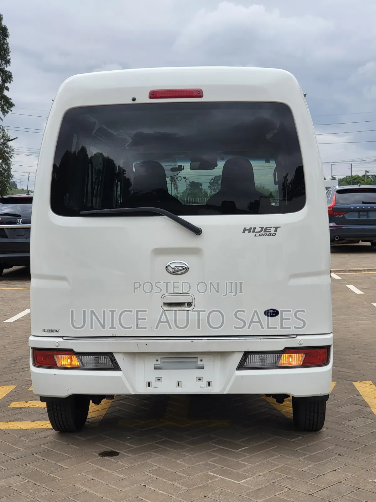 Daihatsu HIJET 2019 White