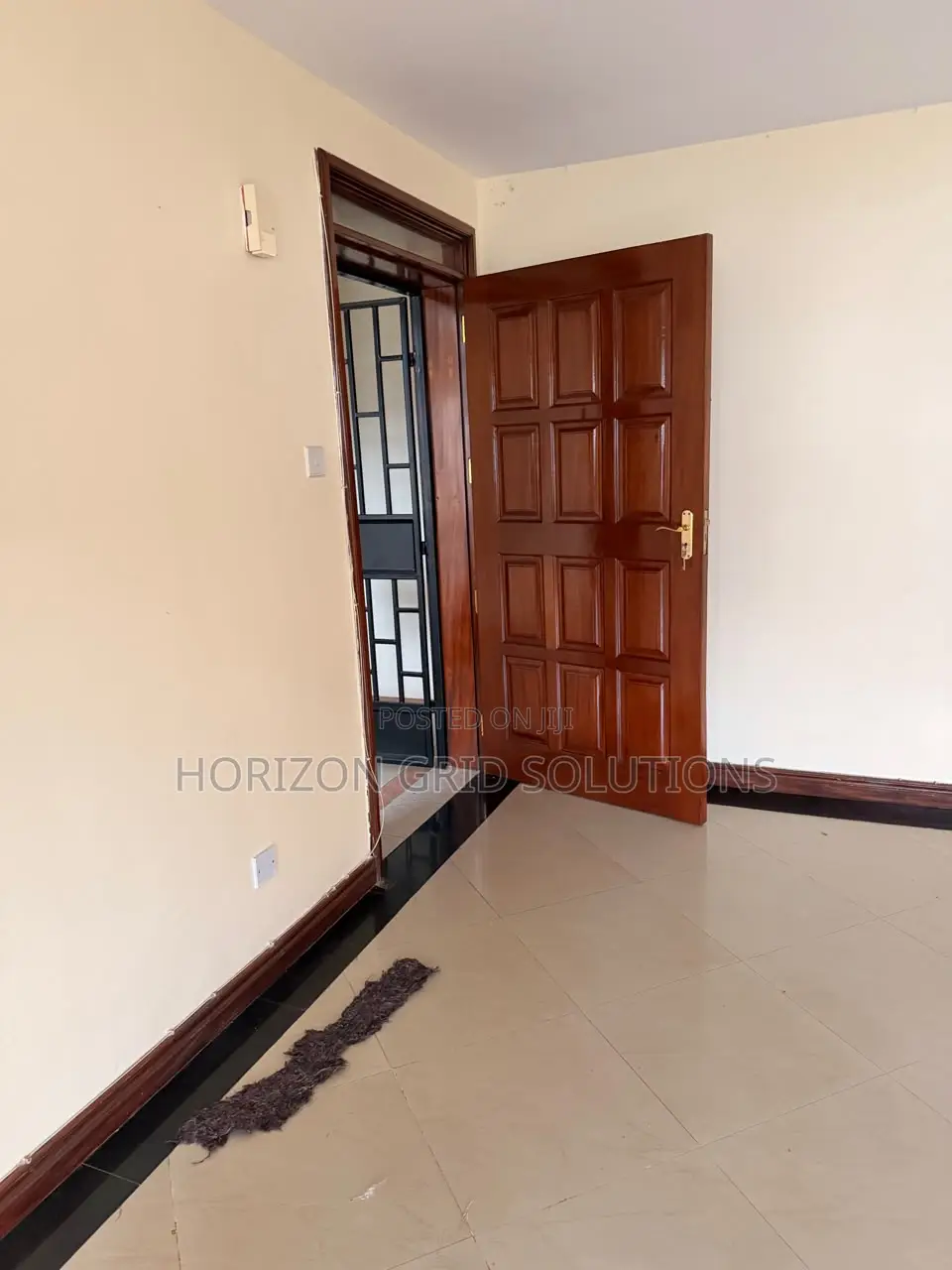 3bdrm Apartment in Valley Arcade for sale
