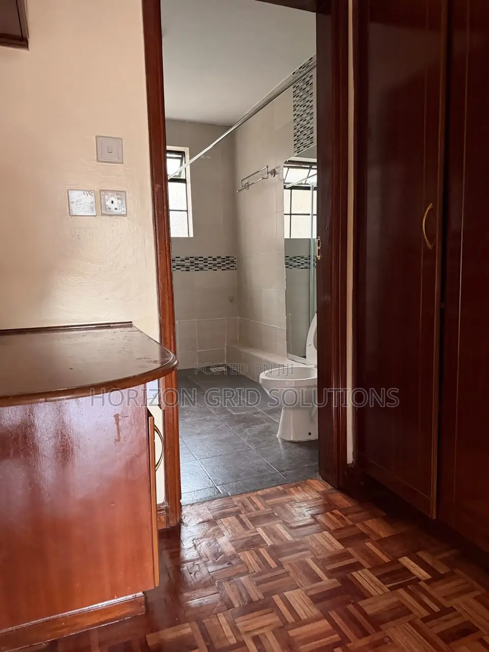 3bdrm Apartment in Valley Arcade for sale