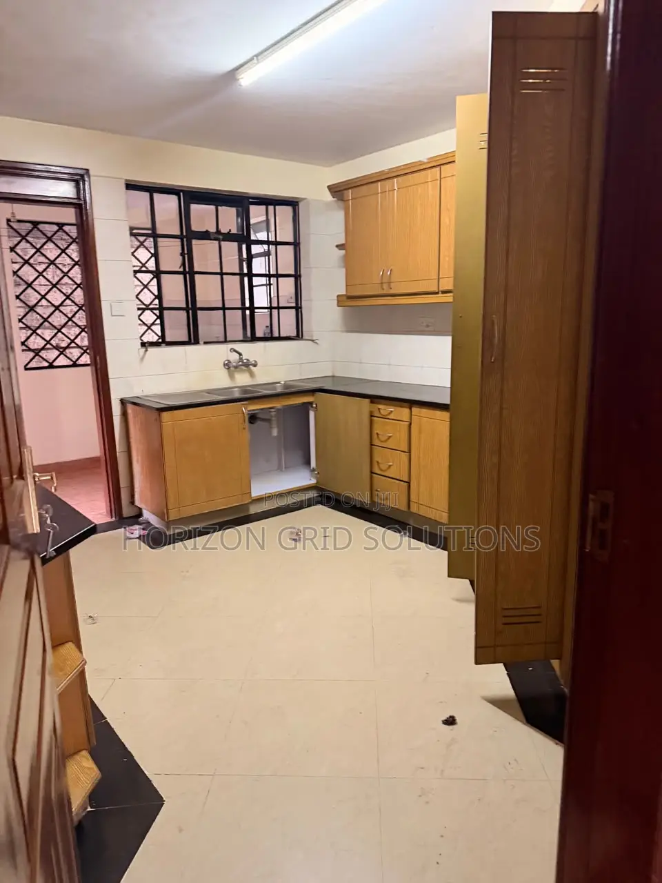 3bdrm Apartment in Valley Arcade for sale
