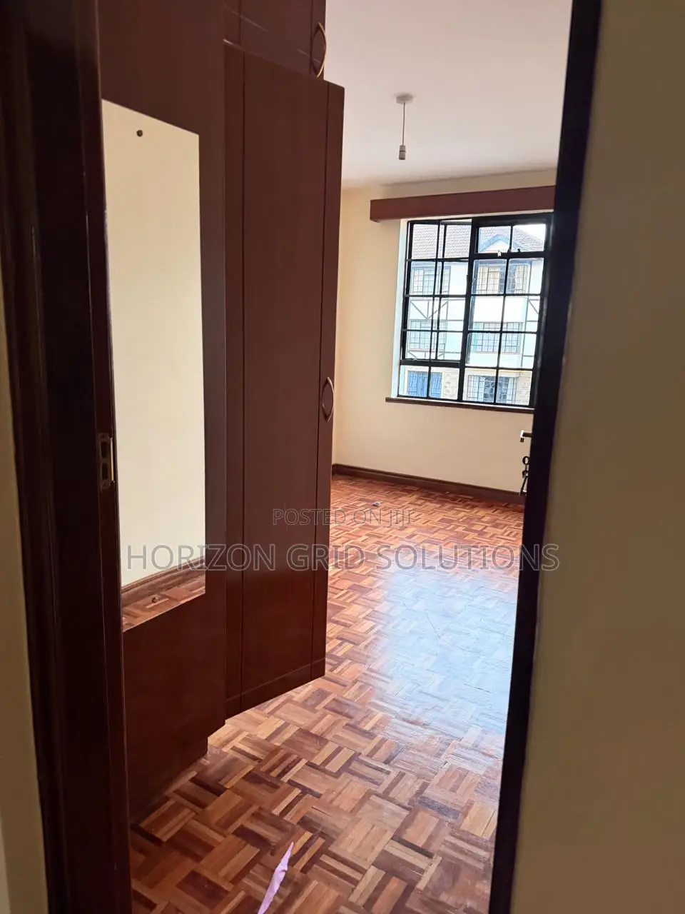 3bdrm Apartment in Valley Arcade for sale