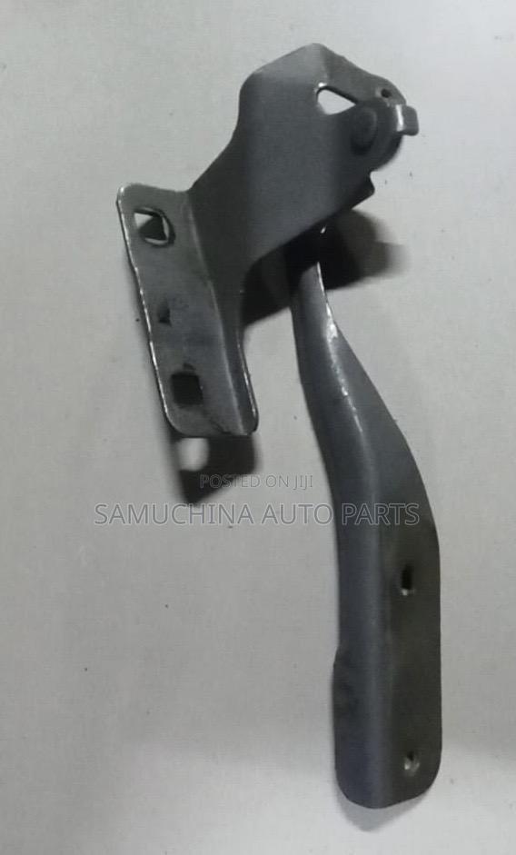 Bonnet Hinges Nissan Wingroad Y12