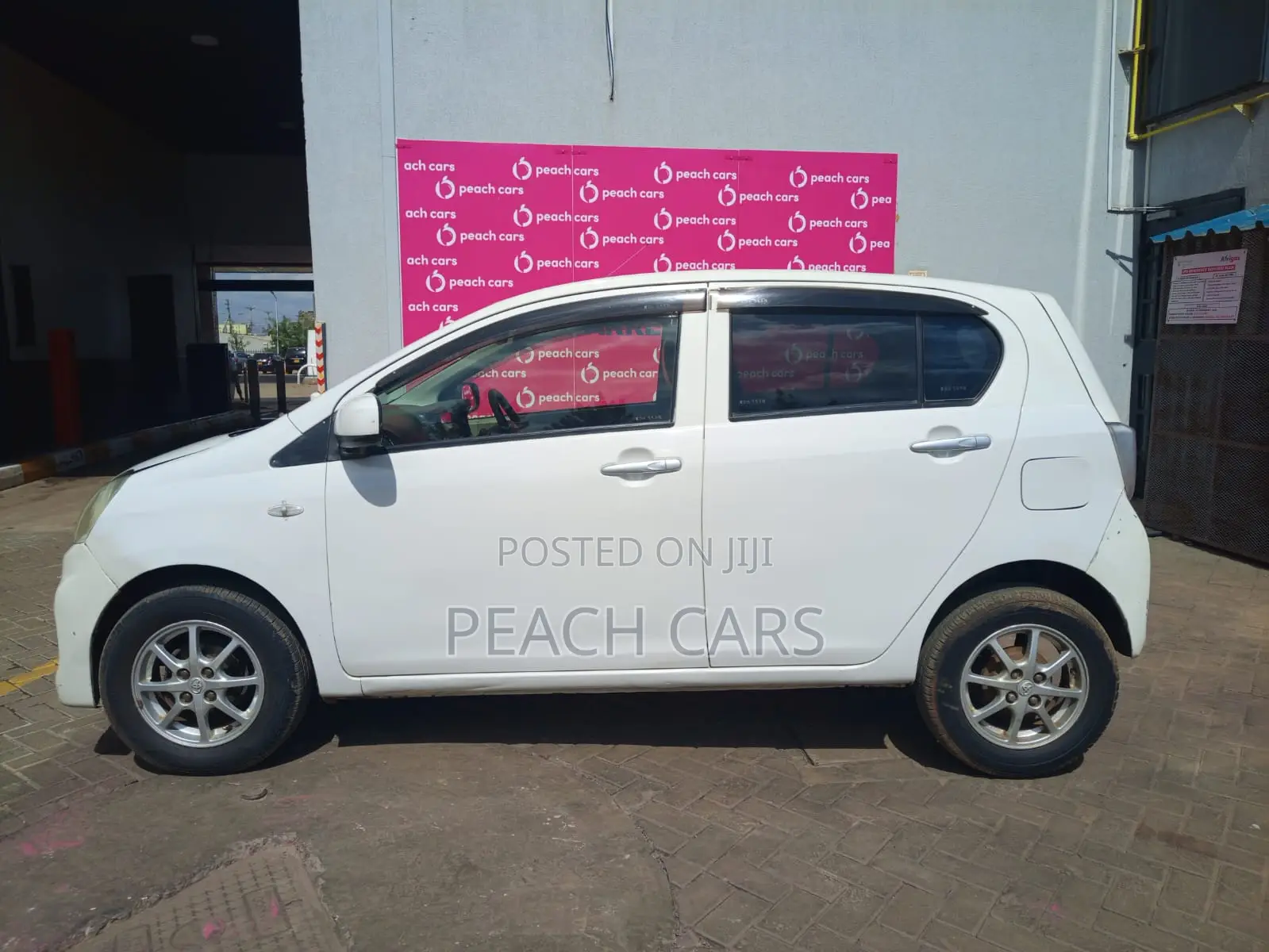 Toyota Pixis 2013 White